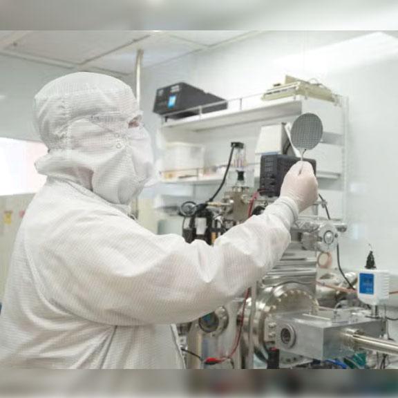 UC San Diego’s Nano3 Lab semiconductor research lab